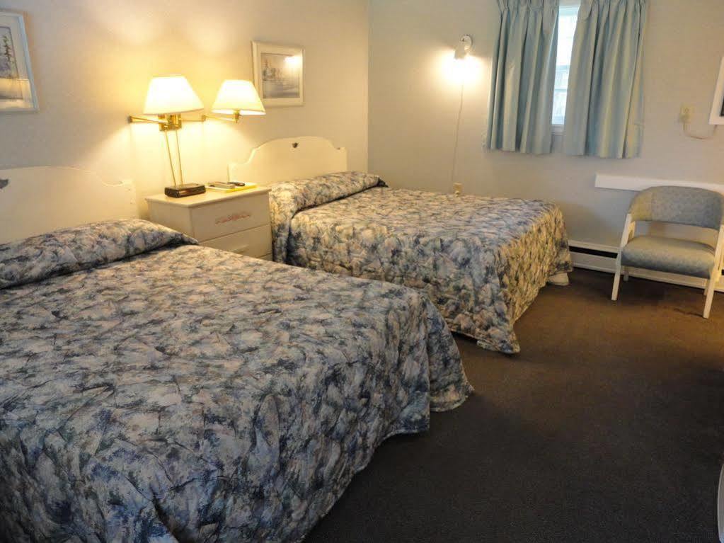 Pinecone Motel Sussex Eksteriør billede