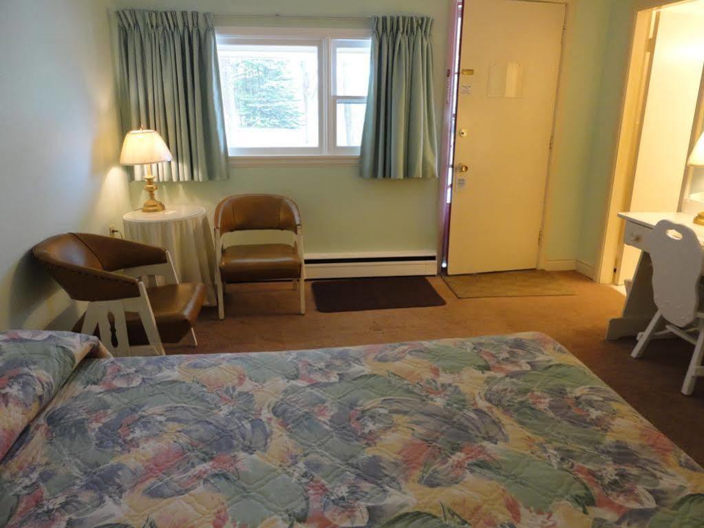 Pinecone Motel Sussex Eksteriør billede