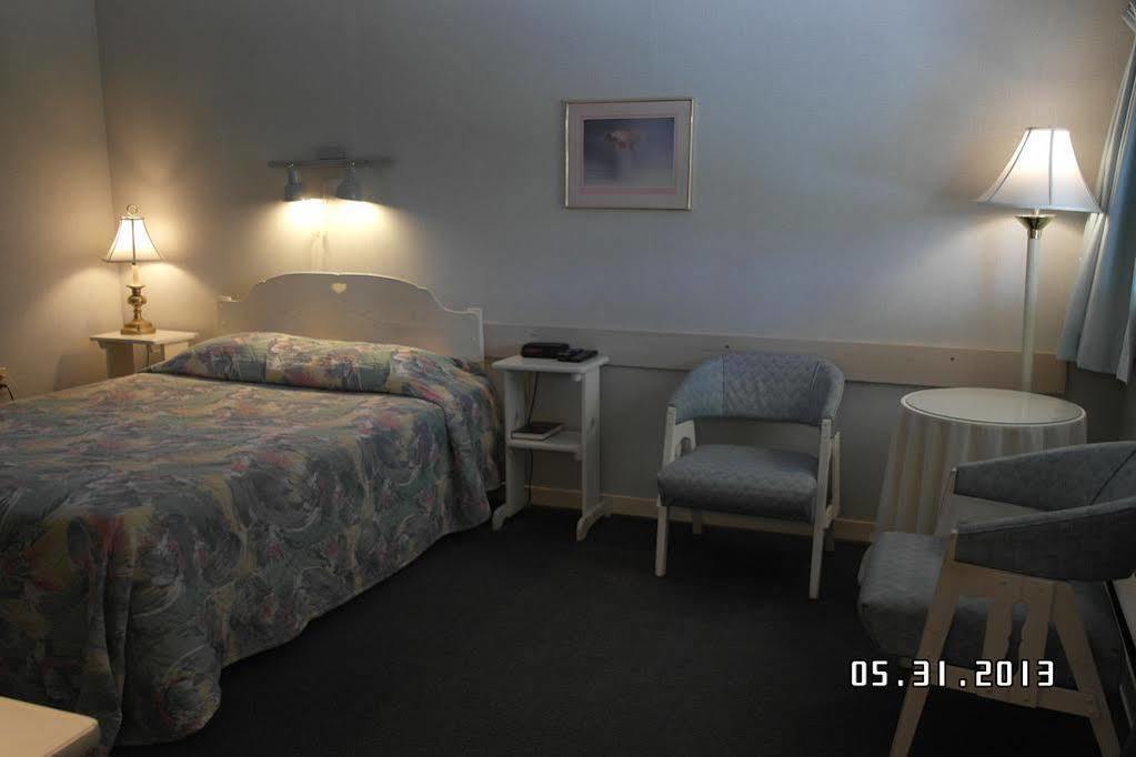 Pinecone Motel Sussex Eksteriør billede