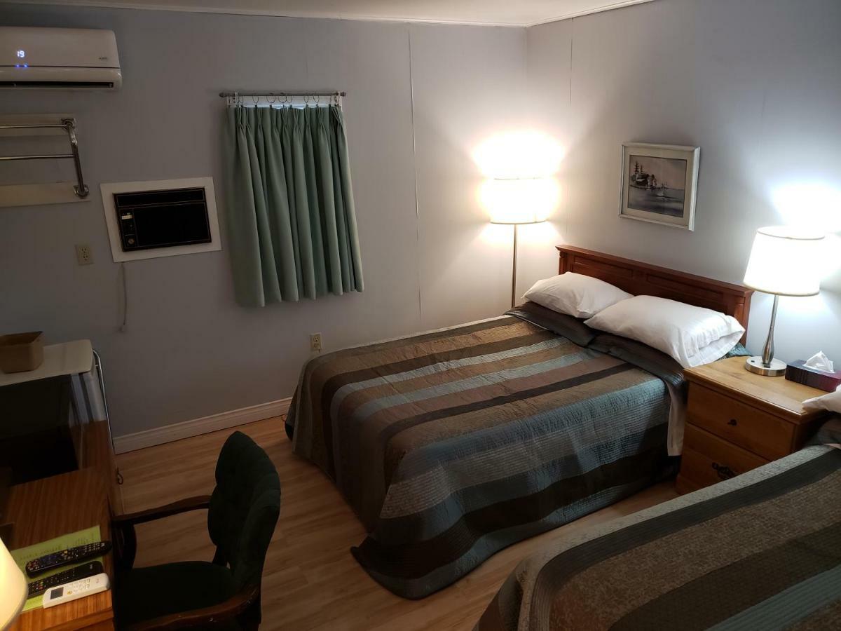 Pinecone Motel Sussex Eksteriør billede